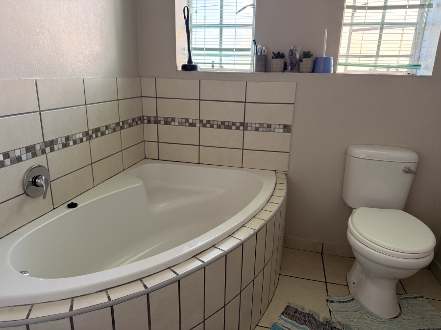 3 Bedroom Property for Sale in Waterval East North West
